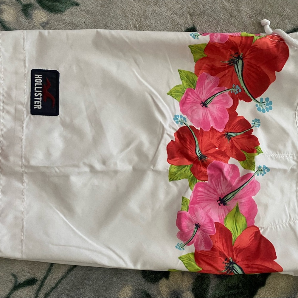 Hollister Swimming Shorts - Picture 5 of 6